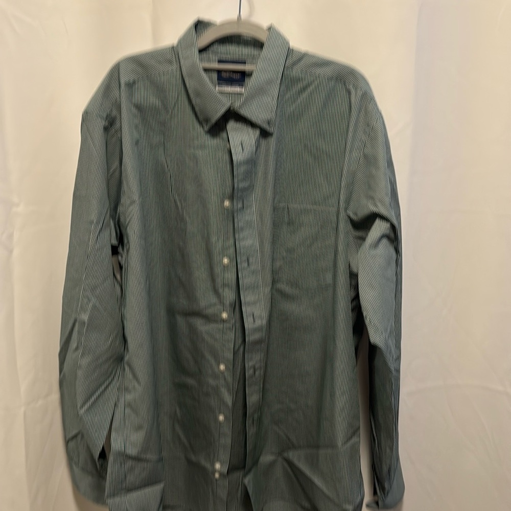Eagle executive shirt makers dress shirt.  Green white gingham check.